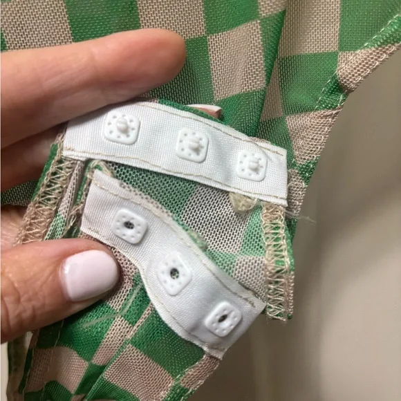 Pretty Little Thing green Checkerboard Print Mesh High Neck Bodysuit Size 6 - Picture 3 of 10